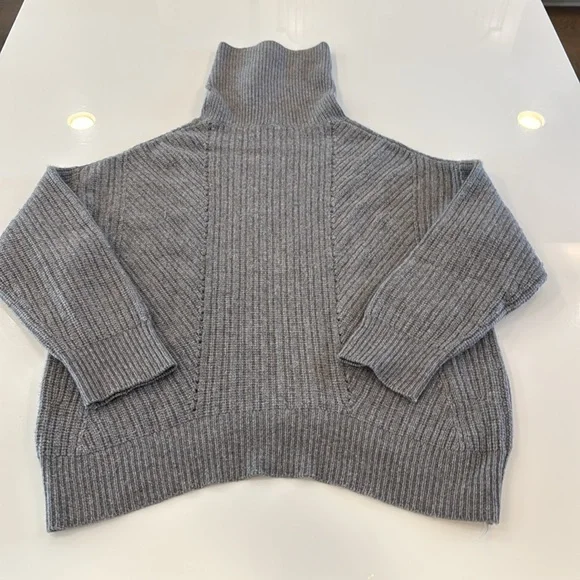 Magaschoni cashmere sweater size M